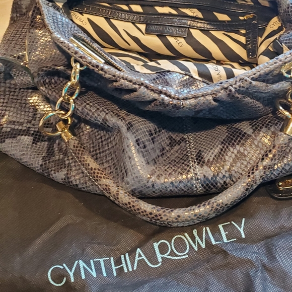 Cynthia Rowley purse. - Picture 2 of 3